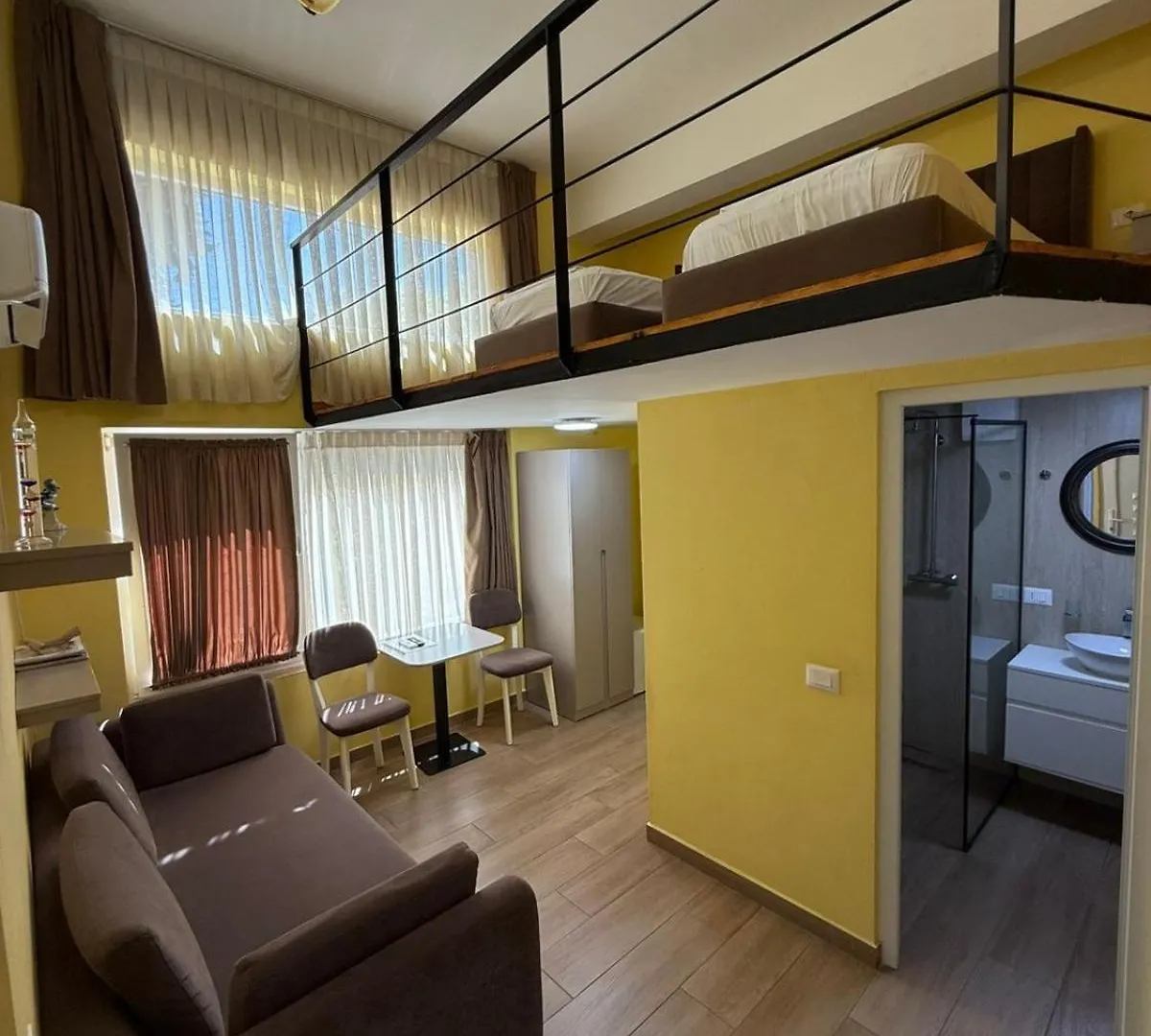 Auto Tana Guest House contacts