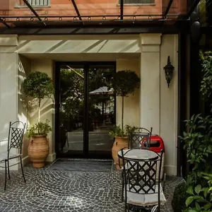 ebel-boutique-hotel.hotels-in-tirana.com/