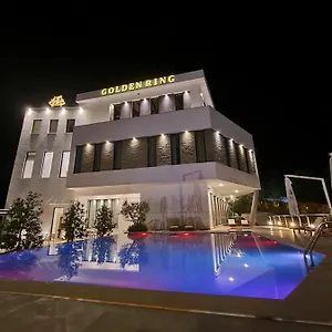 Otel Golden Ring, Farke e Madhe