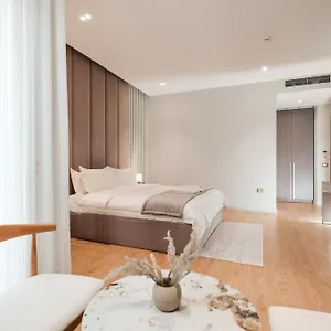 Otel Troci, Kamez