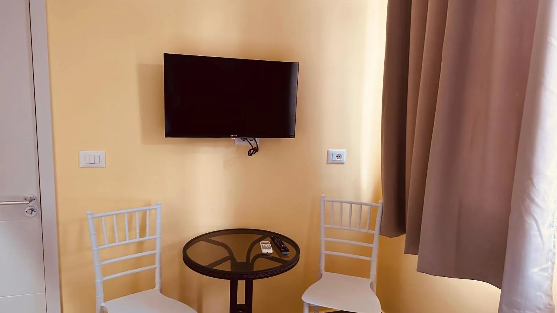 Oda ve Kahvaltı Auto Tana Guest House Tiran