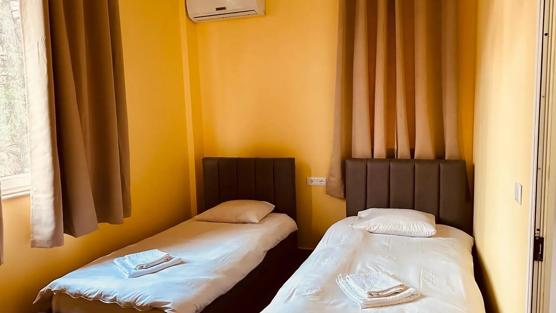 Auto Tana Guest House Tirana Albania