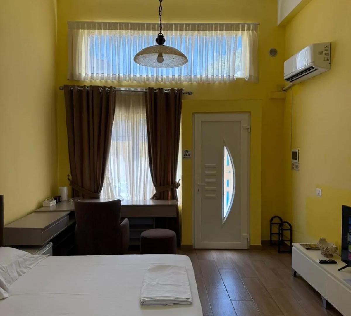 Auto Tana Guest House Tiran
