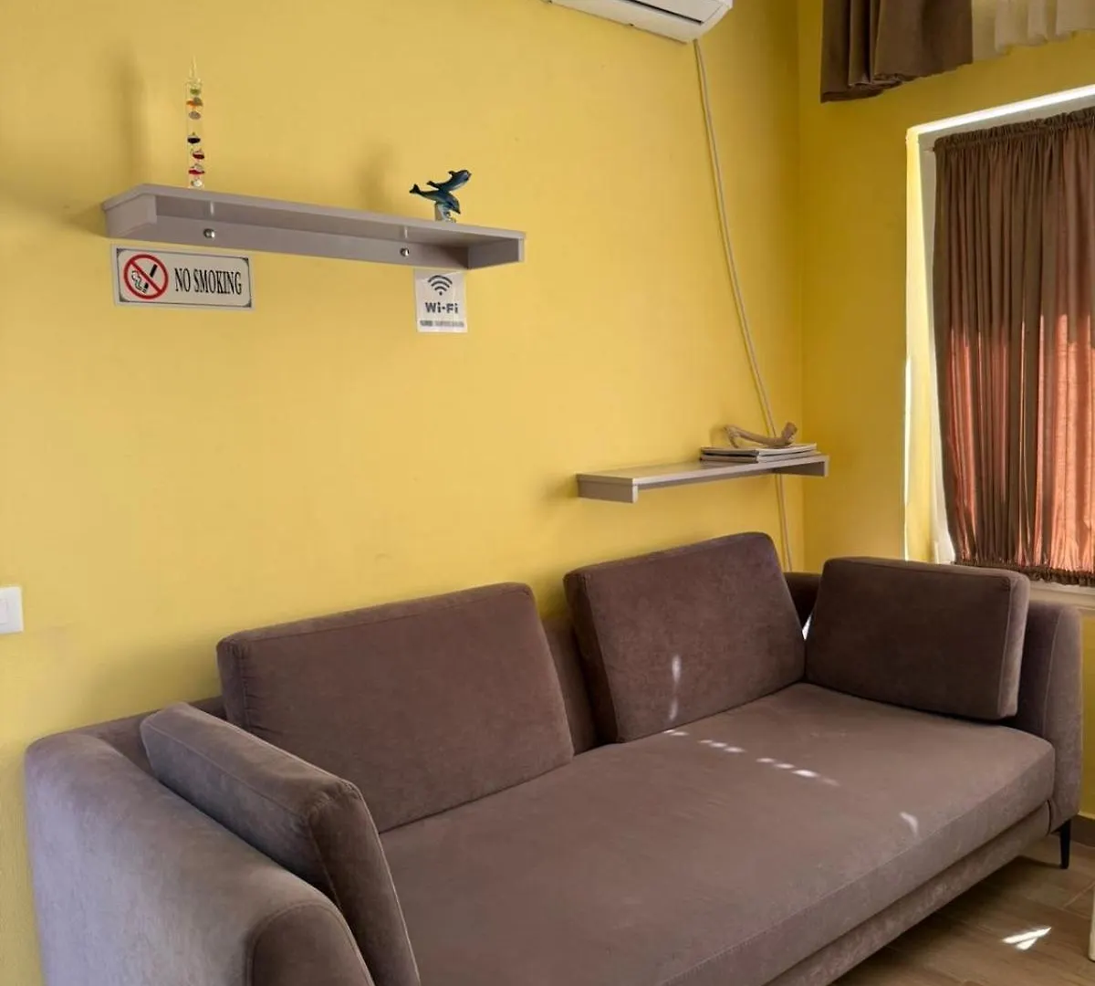 Auto Tana Guest House Tiran